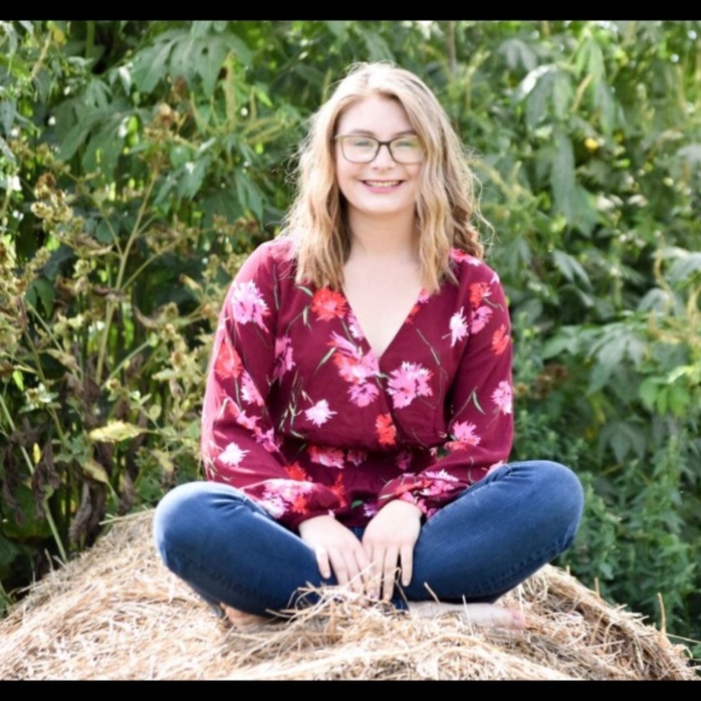 Meet your Posher, Elaina